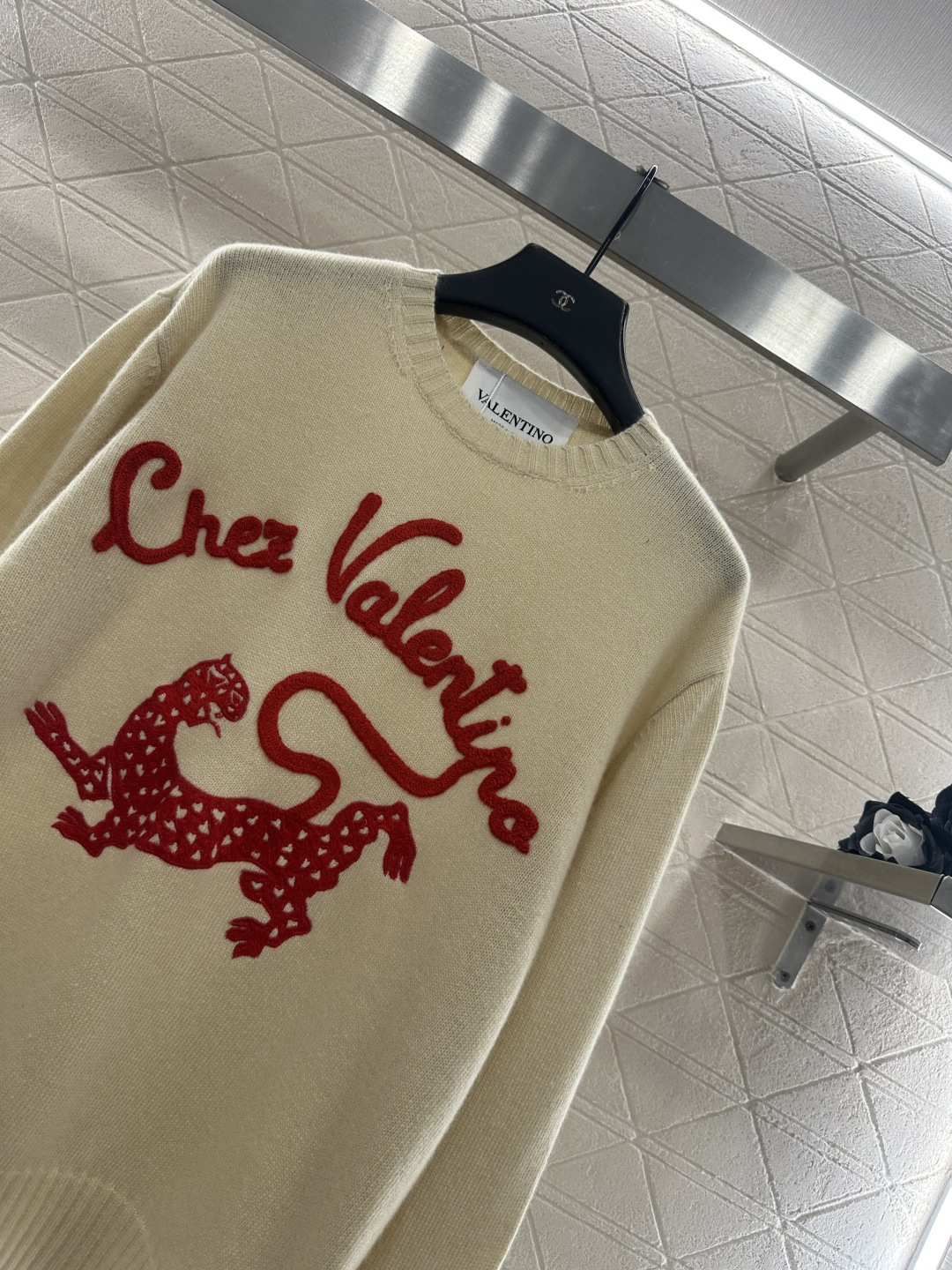 ♥Valentun*♥2026新品上架 贺岁撞色徽标钩花针织毛衣新年贺岁限定系列#定制YB羊毛纱线织造，