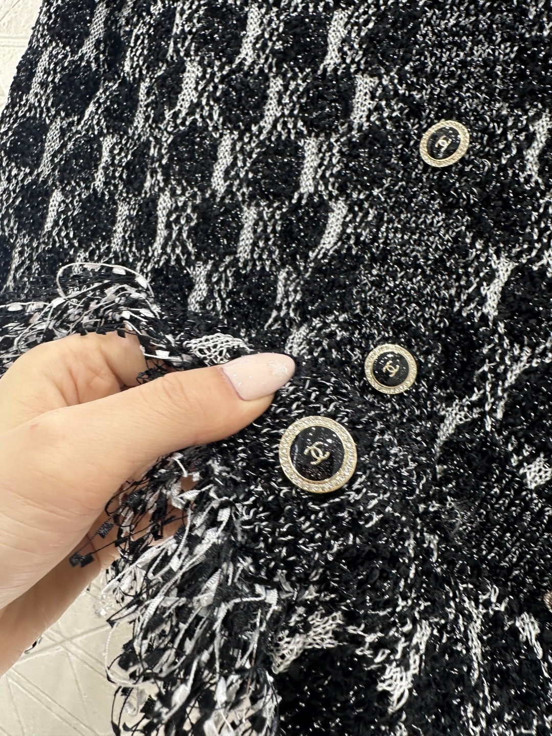 ♥Chane*♥2026新品上架 流苏针织开衫定制YB棉毛纱线织造，质感细腻，舒适好穿，圆领针织开衫剪裁