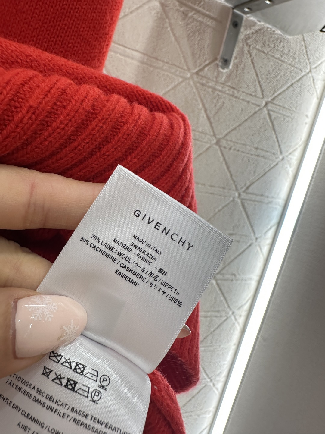 ♥Givench*♥2025新品上架 高领字母套头毛衣定制YB羊绒羊毛纱线织造，质感细腻，舒适保暖，高领