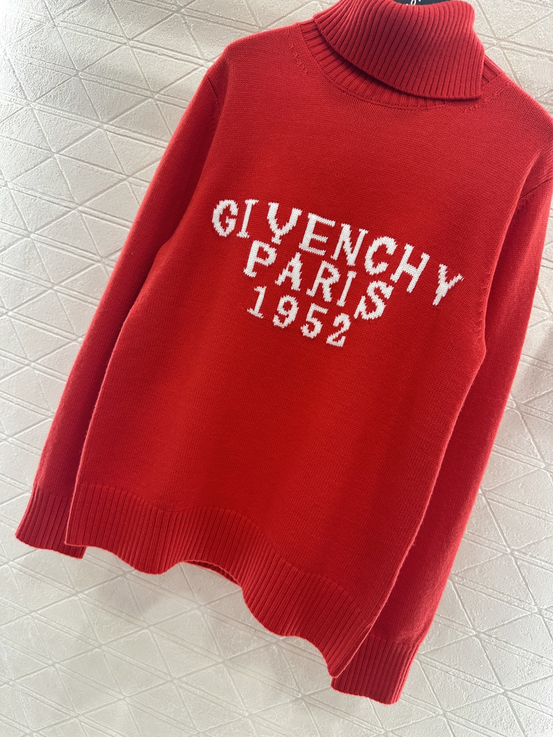 ♥Givench*♥2025新品上架 高领字母套头毛衣定制YB羊绒羊毛纱线织造，质感细腻，舒适保暖，高领
