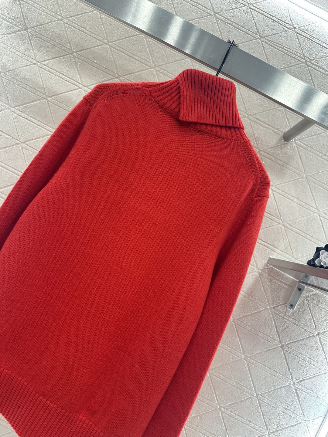 ♥Givench*♥2025新品上架 高领字母套头毛衣定制YB羊绒羊毛纱线织造，质感细腻，舒适保暖，高领