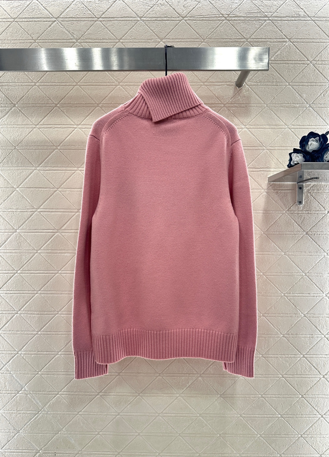 ♥Givench*♥2025新品上架 高领字母套头毛衣定制YB羊绒羊毛纱线织造，质感细腻，舒适保暖，高领