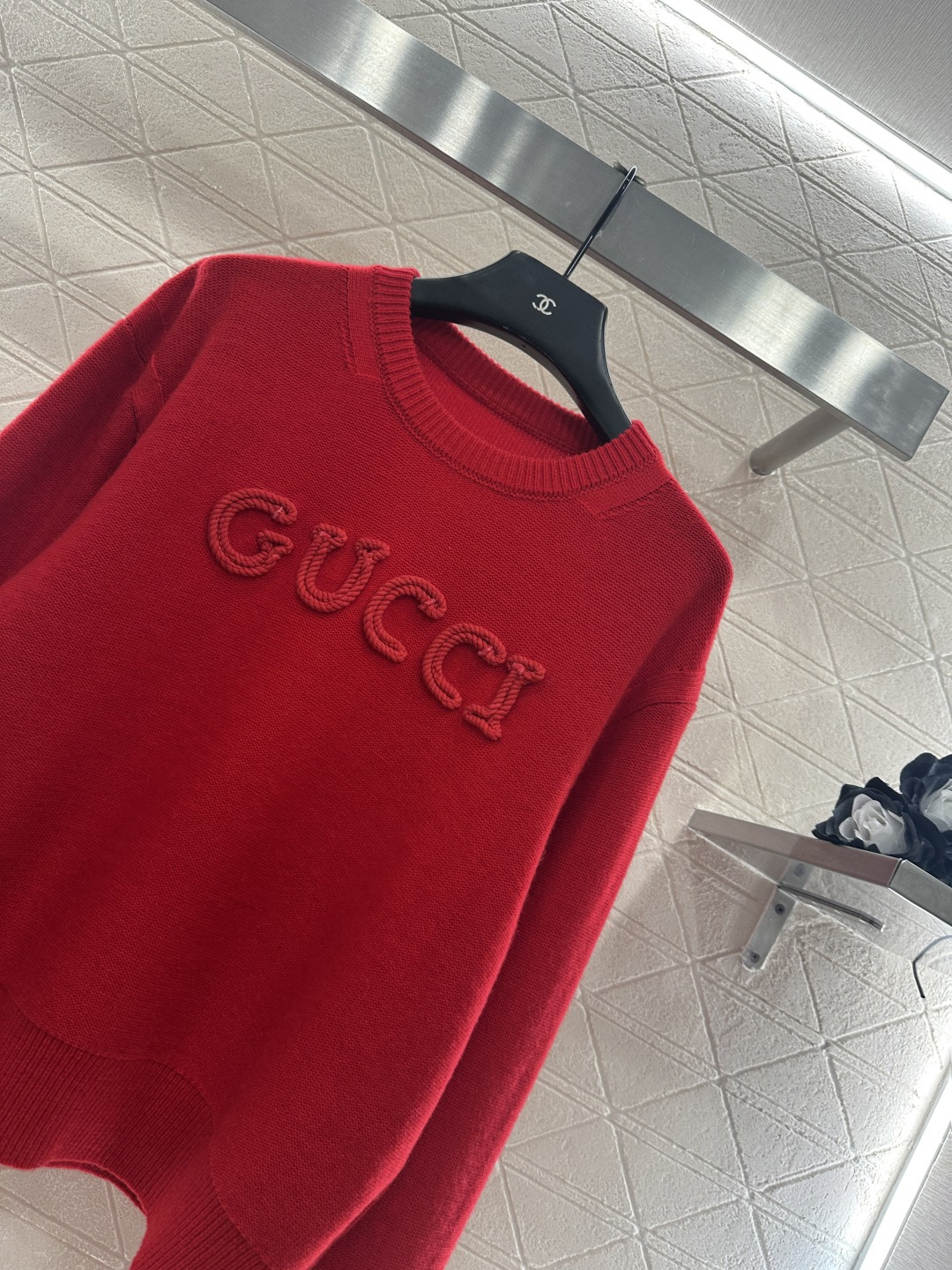 ♥Gucc*♥2026新品上架 贺岁徽标钩花针织毛衣新年贺岁限定系列#定制YB羊绒羊毛纱线织造，穿搭舒适