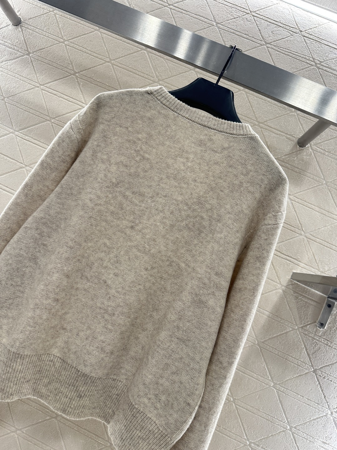 ♥Gucc*♥2026新品上架 贺岁徽标钩花针织毛衣新年贺岁限定系列#定制YB羊绒羊毛纱线织造，穿搭舒适