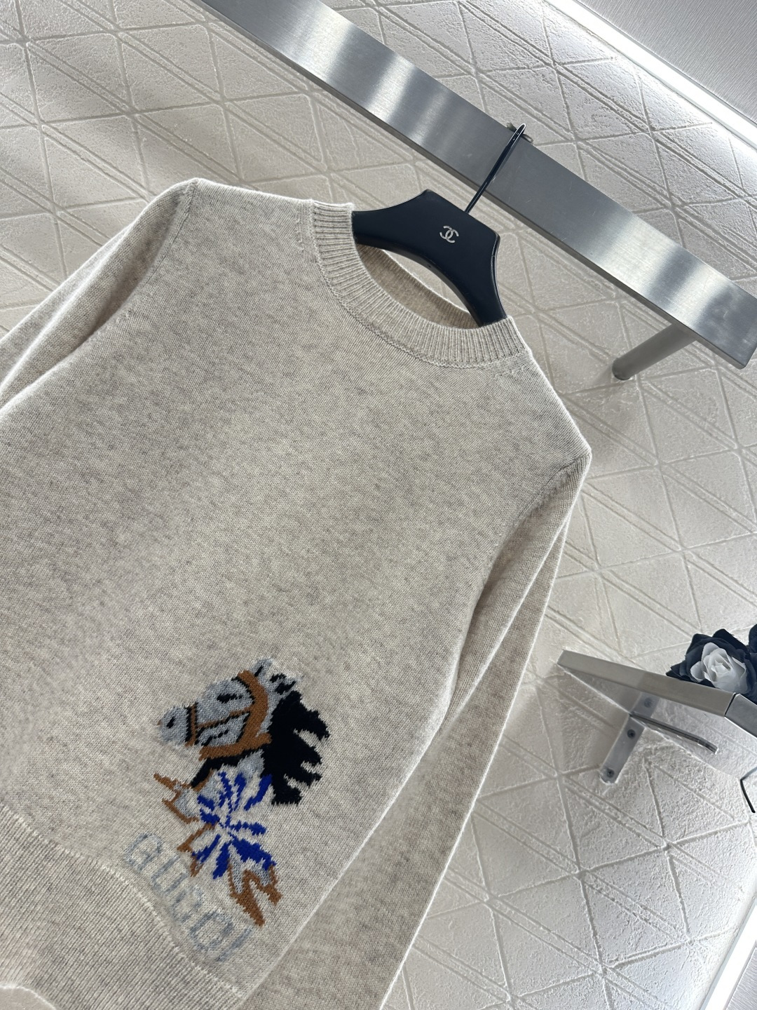 ♥Gucc*♥2025新品上架 贺岁圆领马年毛衣 新年贺岁系列#定制YB羊毛纱线材质，质感细腻，舒适保暖