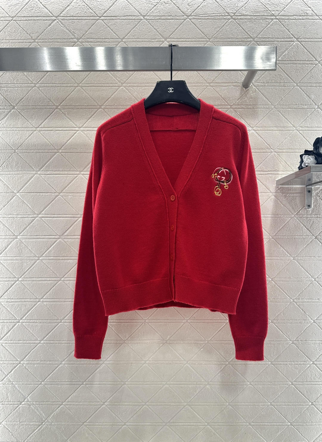 ♥Gucc*♥2026新品上架 贺岁徽标马蹄扣针织开衫新年贺岁限定系列#定制YB羊绒羊毛针织材质，密度细