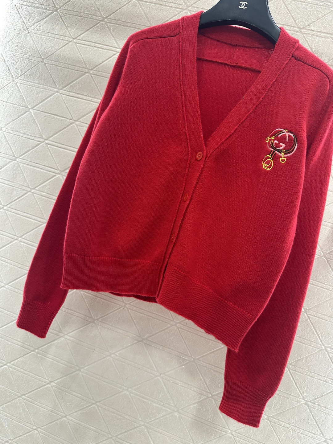 ♥Gucc*♥2026新品上架 贺岁徽标马蹄扣针织开衫新年贺岁限定系列#定制YB羊绒羊毛针织材质，密度细