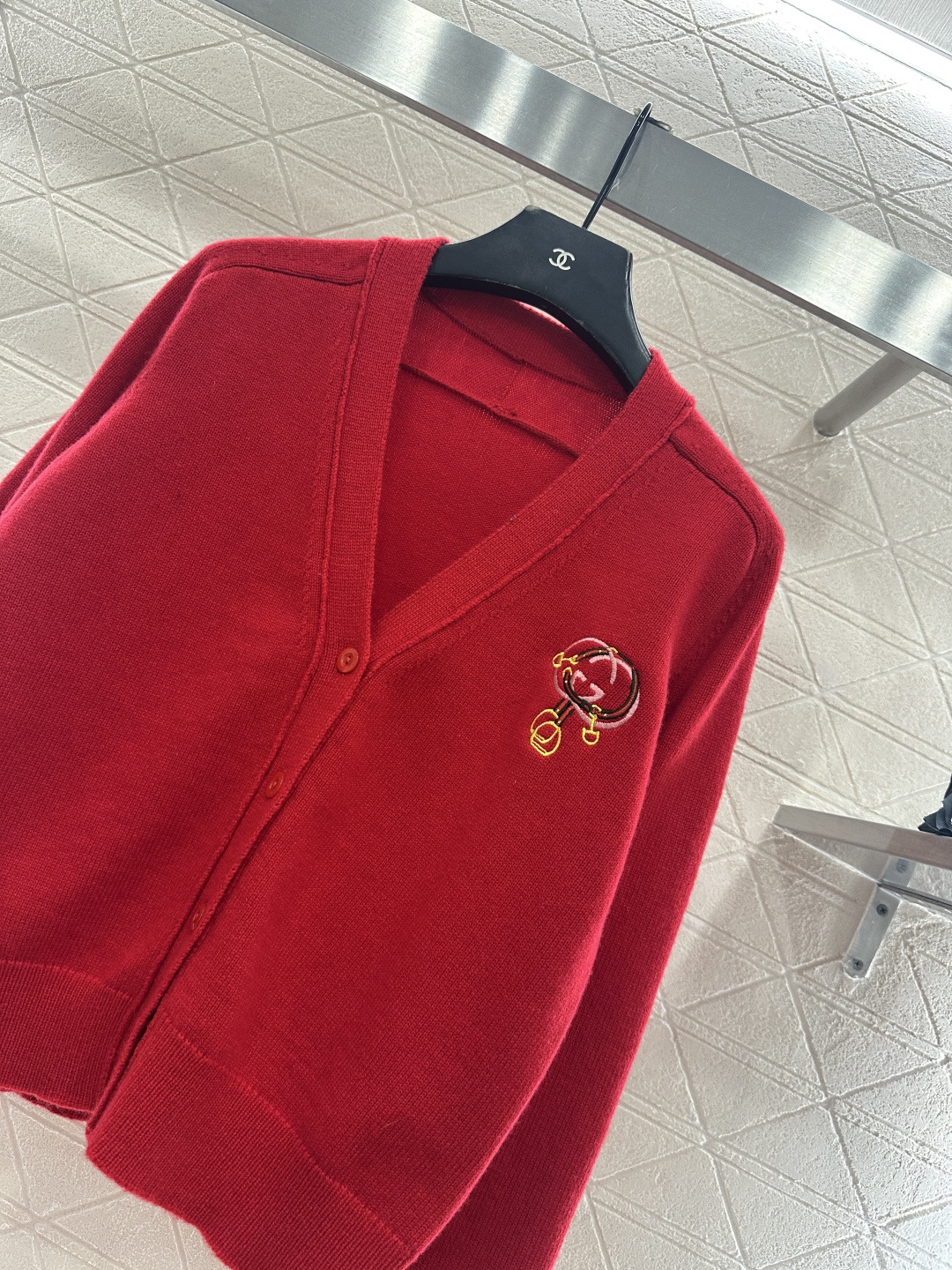 ♥Gucc*♥2026新品上架 贺岁徽标马蹄扣针织开衫新年贺岁限定系列#定制YB羊绒羊毛针织材质，密度细