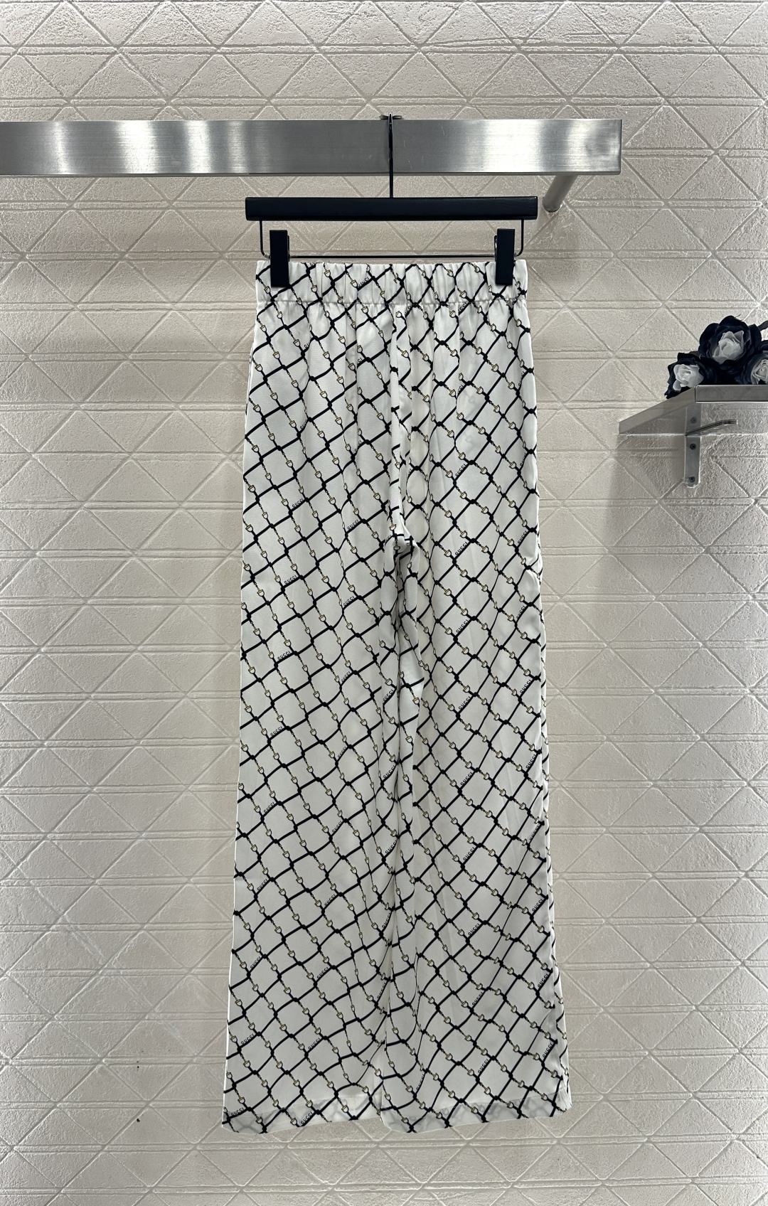 ♥Gucc*♥2026新品上架 翻领格纹衬衫阔腿长裤套装定制YB进口斜纹稠材质，质感细腻，穿搭舒适，翻领