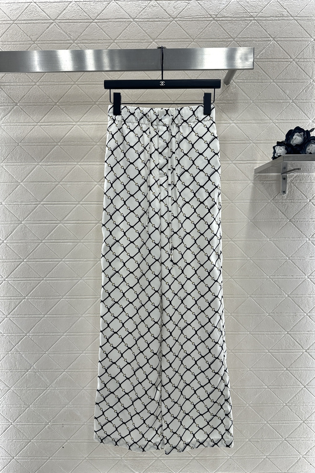 ♥Gucc*♥2026新品上架 翻领格纹衬衫阔腿长裤套装定制YB进口斜纹稠材质，质感细腻，穿搭舒适，翻领