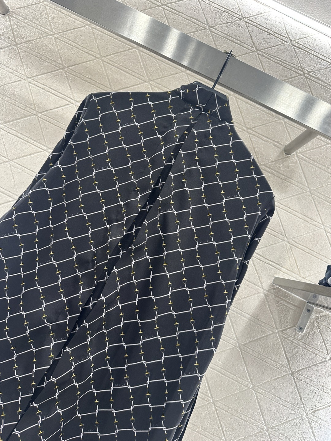 ♥Gucc*♥2026新品上架 飘带中长款衬衫定制YB进口斜纹稠材质，质感细腻，穿搭舒适，中长款廓形衬衣