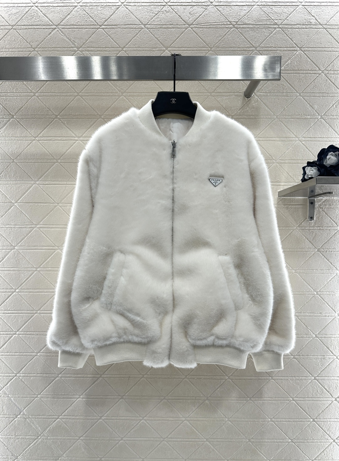 ♥Prad*♥2025新品上架 两面穿环保皮毛羽绒服定制YB进口环保皮毛➕防风防水尼龙材质，羽绒填充内里