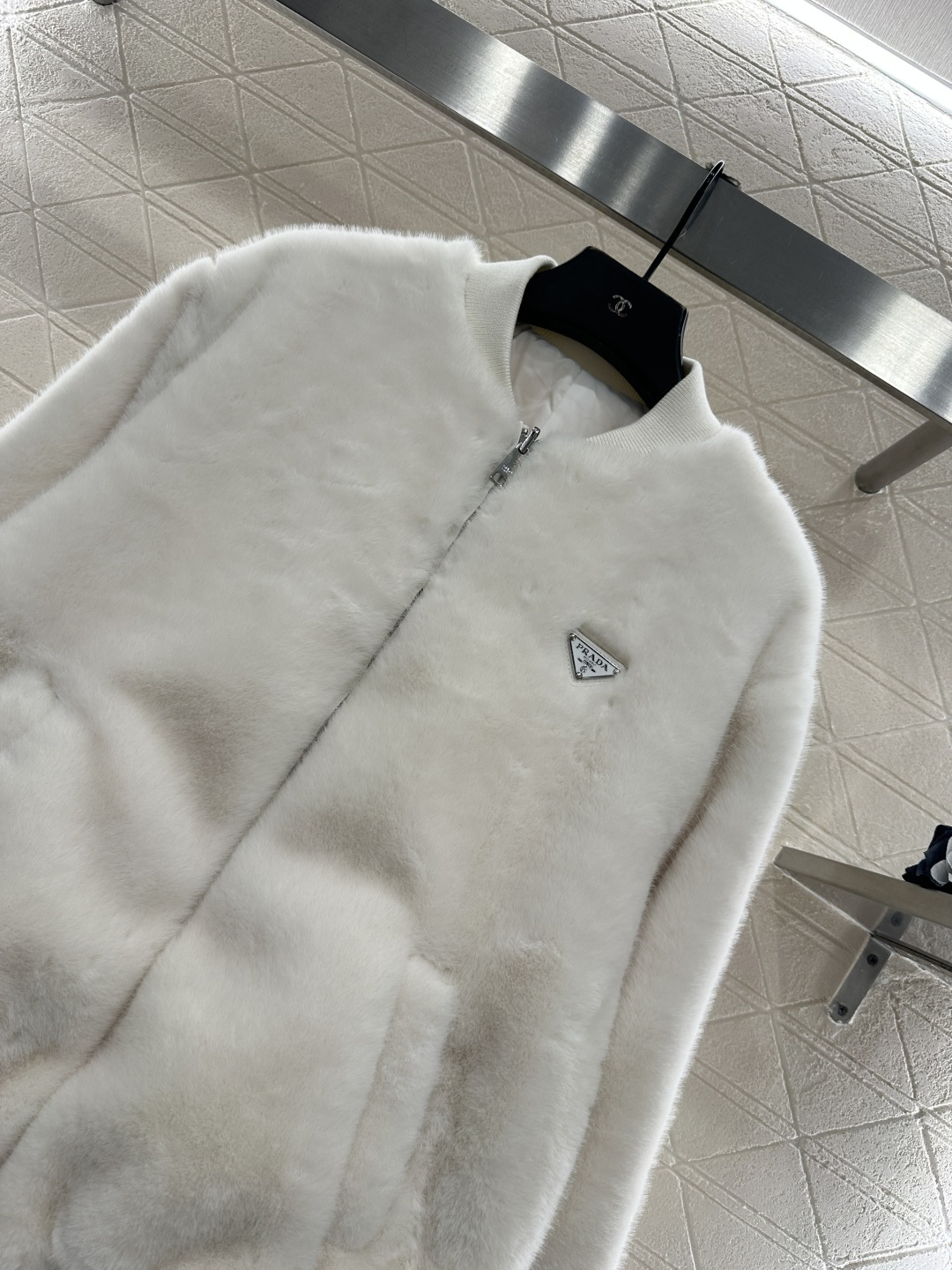 ♥Prad*♥2025新品上架 两面穿环保皮毛羽绒服定制YB进口环保皮毛➕防风防水尼龙材质，羽绒填充内里