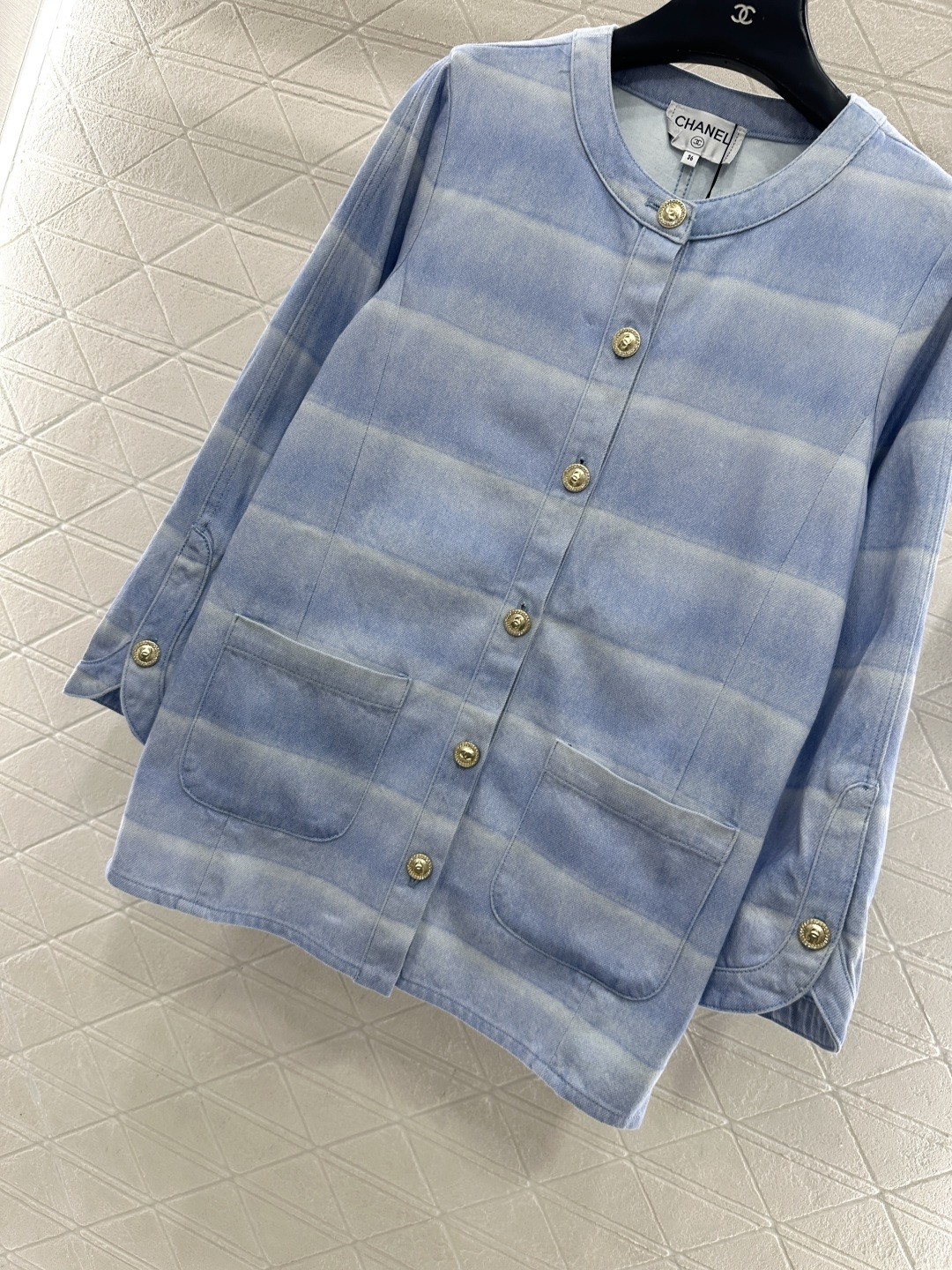 ♥Chane*♥2026新品上架 激光对条牛仔廓形上衣定制YB斜纹棉牛仔材质，质感高级，穿搭有型，圆领宽