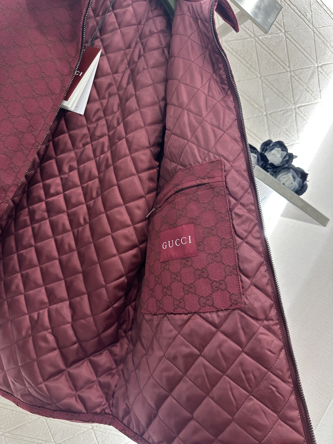 ♥Gucc*♥2025新品上架 翻领拉链棉服外套定制YB进口提花材质，质感高级，挺括有型，翻领宽松廓形外