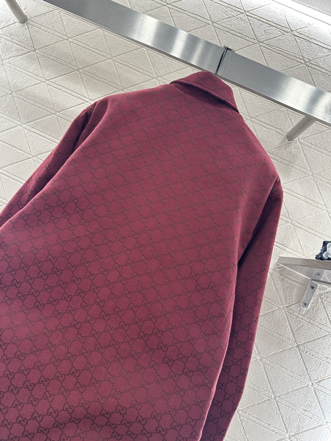 ♥Gucc*♥2025新品上架 翻领拉链棉服外套定制YB进口提花材质，质感高级，挺括有型，翻领宽松廓形外