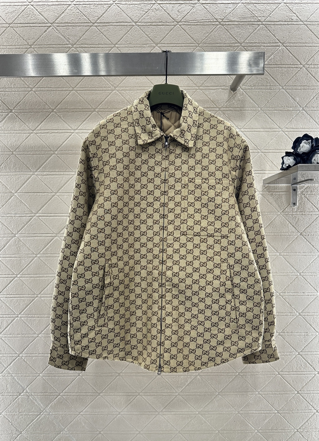 ♥Gucc*♥2025新品上架 翻领拉链棉服外套定制YB进口提花材质，质感高级，挺括有型，翻领宽松廓形外