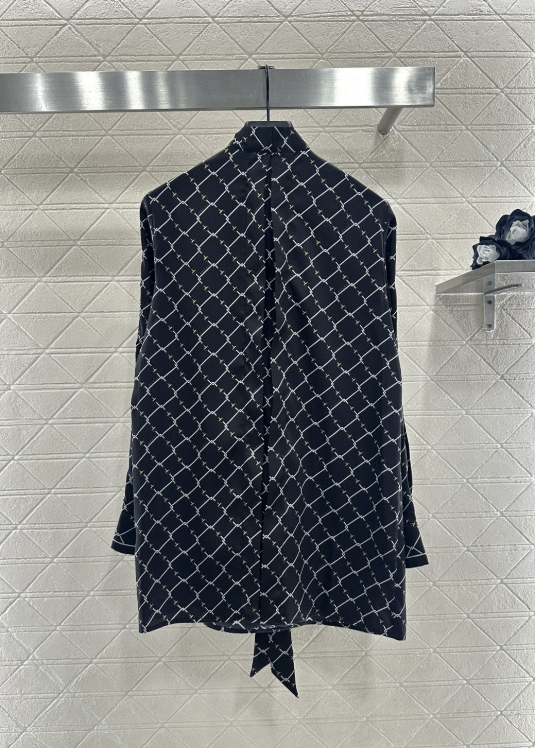 ♥Gucc*♥2026新品上架 飘带中长款衬衫定制YB进口斜纹稠材质，质感细腻，穿搭舒适，中长款廓形衬衣