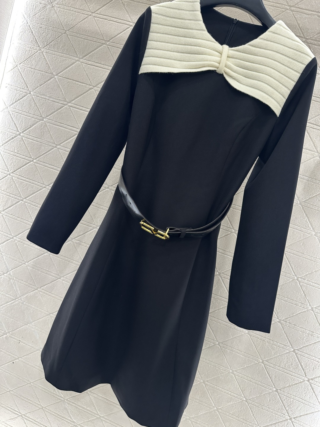 ♥Valentin*♥2025新品上架 蝴蝶结针织领腰带连衣裙定制YB进口材质，肌理明显，垂感有型，圆领