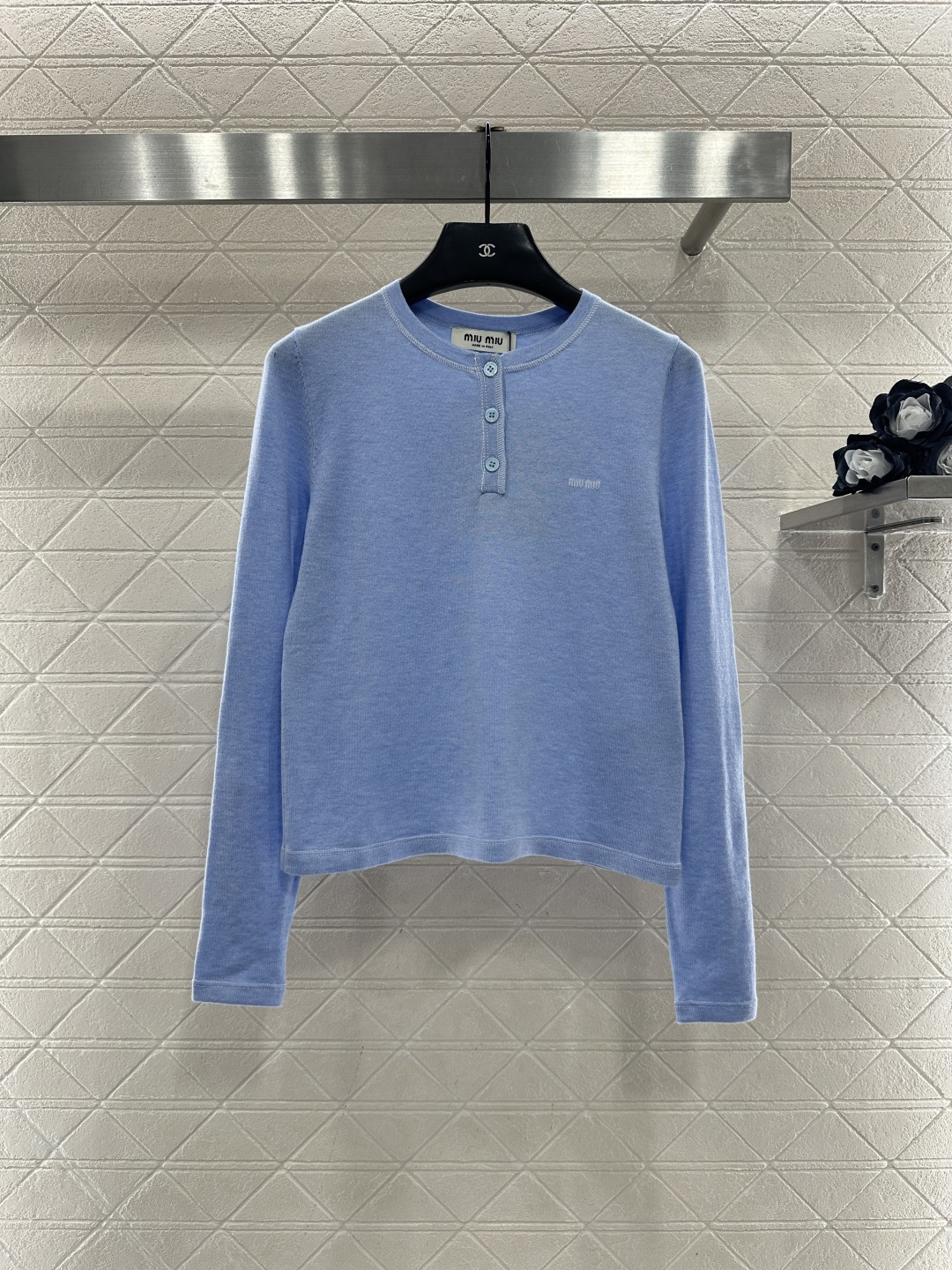 ♥Miumi*♥2026新品上架 半开襟针织上衣定制YB羊毛纱线织造，柔软细腻，穿搭舒适，圆领修身上衣剪