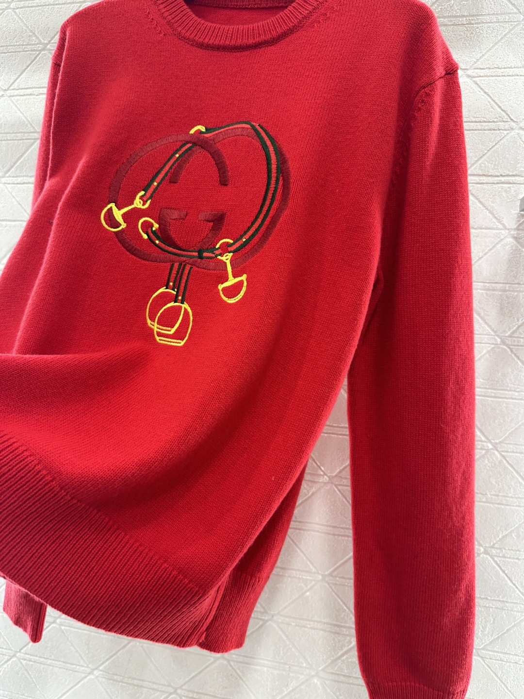 ♥Gucc*♥2026新品上架 贺岁徽标钩花针织毛衣新年贺岁限定系列#定制YB羊绒羊毛纱线织造，穿搭舒适