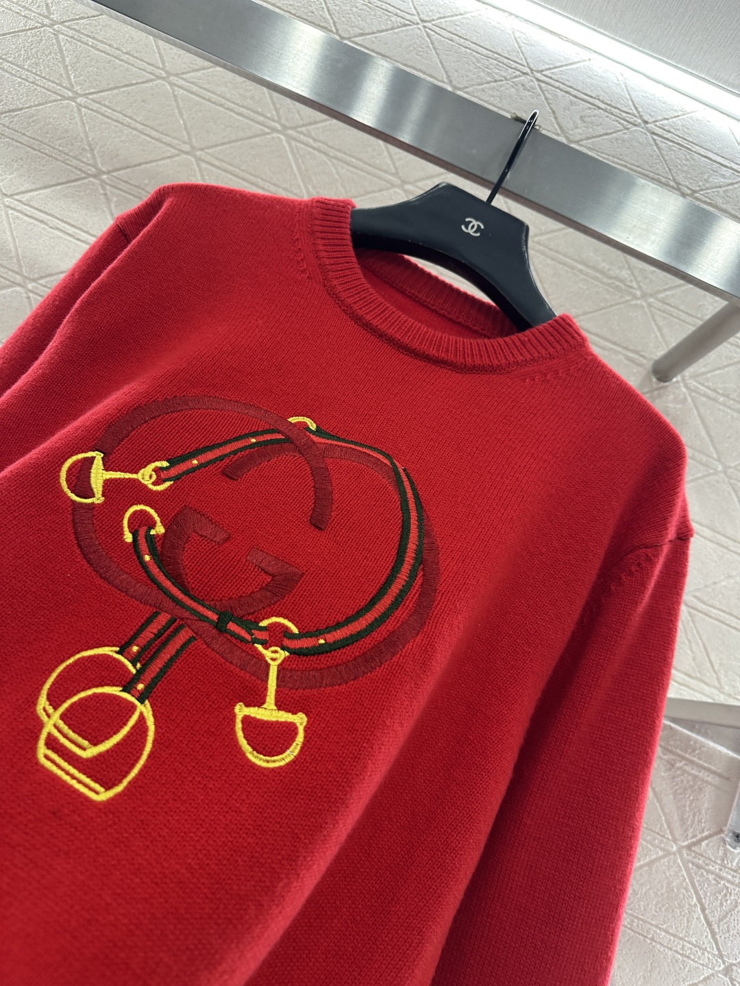 ♥Gucc*♥2026新品上架 贺岁徽标钩花针织毛衣新年贺岁限定系列#定制YB羊绒羊毛纱线织造，穿搭舒适