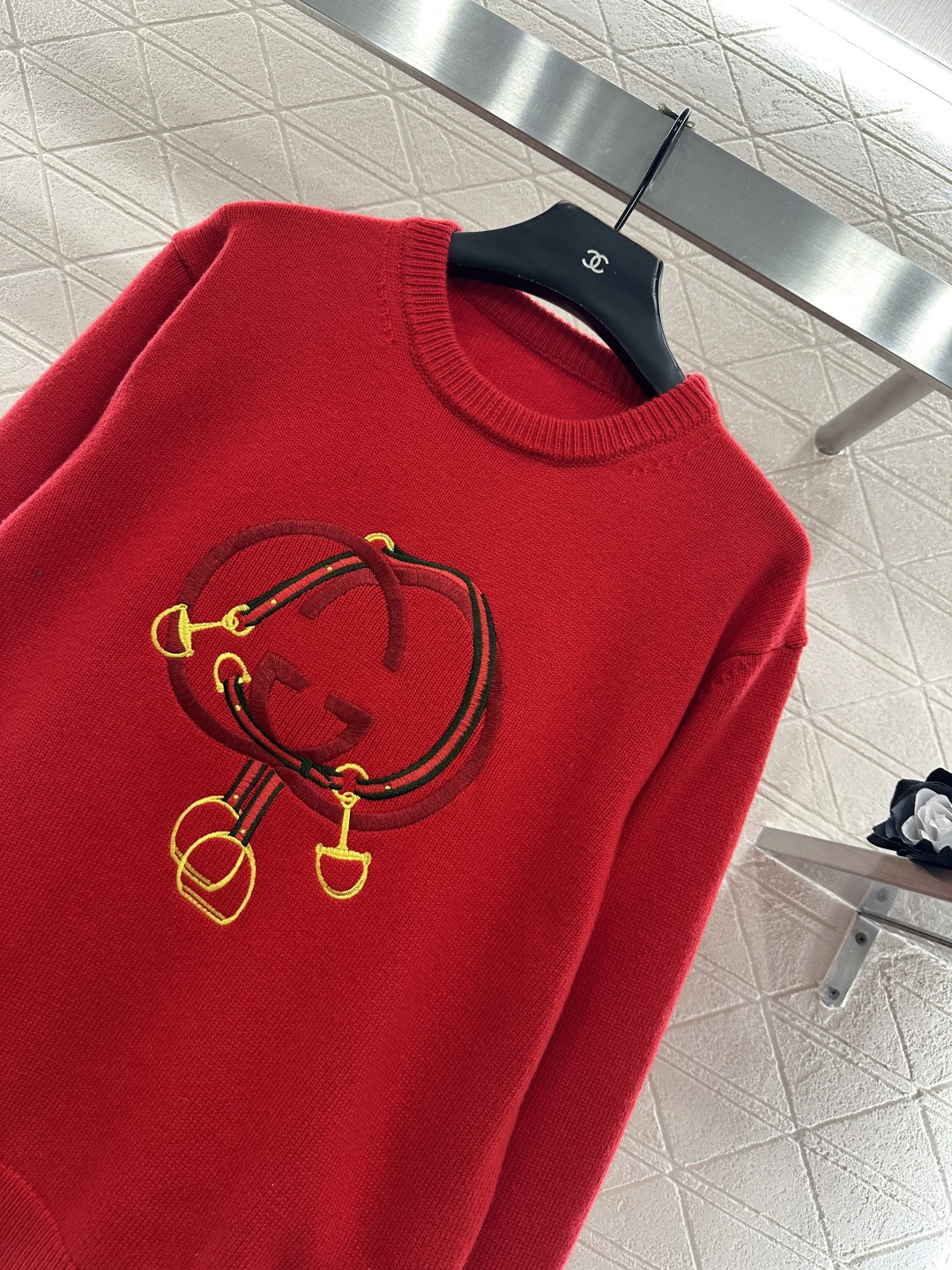 ♥Gucc*♥2026新品上架 贺岁徽标钩花针织毛衣新年贺岁限定系列#定制YB羊绒羊毛纱线织造，穿搭舒适