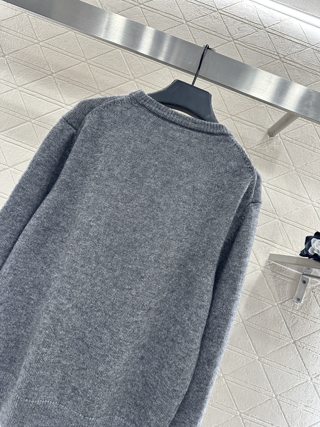 ♥Gucc*♥2026新品上架 贺岁徽标钩花针织毛衣新年贺岁限定系列#定制YB羊绒羊毛纱线织造，穿搭舒适