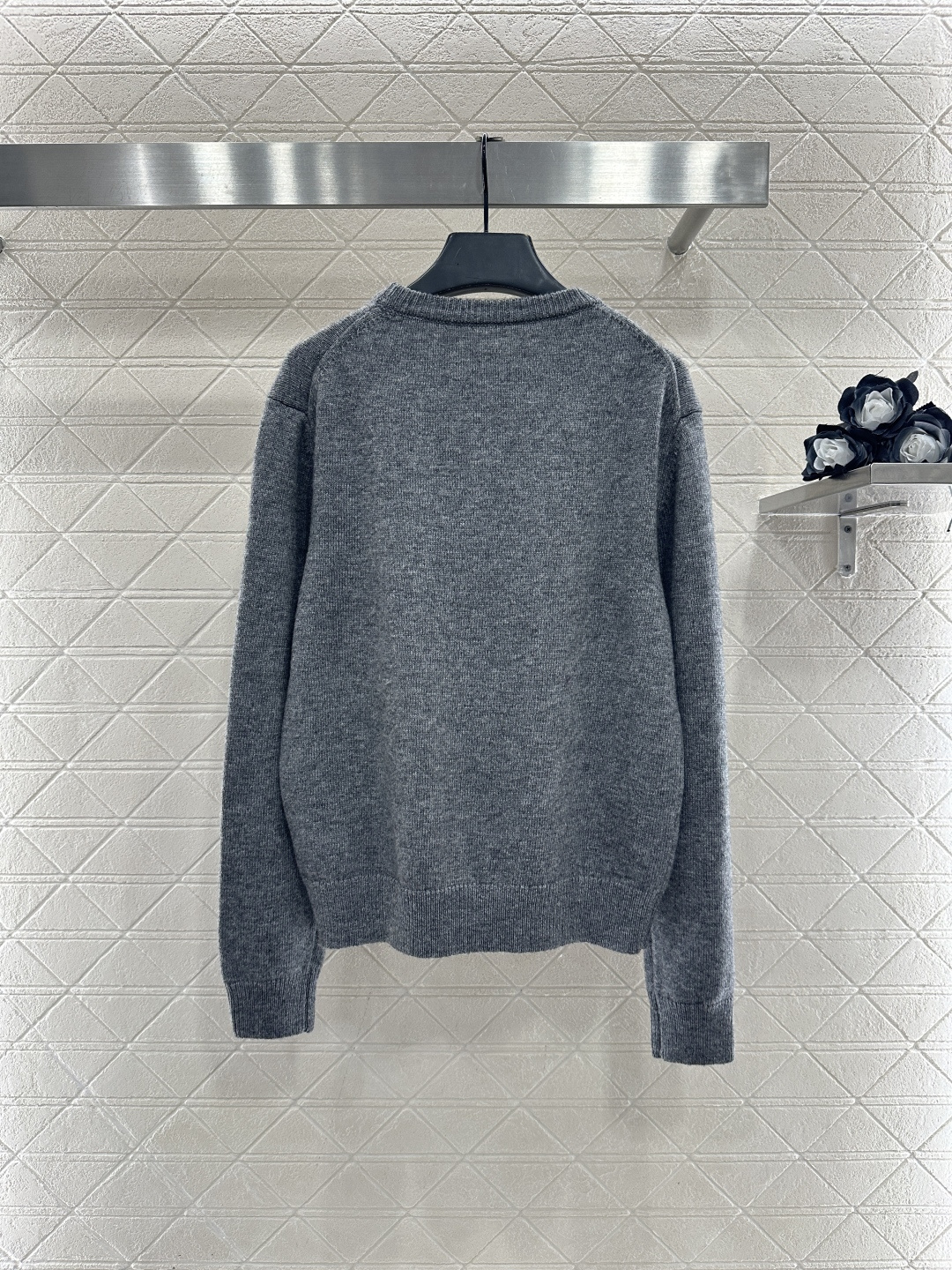 ♥Gucc*♥2026新品上架 贺岁徽标钩花针织毛衣新年贺岁限定系列#定制YB羊绒羊毛纱线织造，穿搭舒适