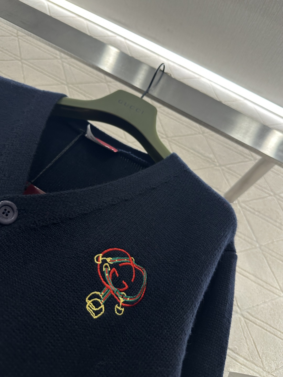 ♥Gucc*♥2026新品上架 贺岁徽标钩花针织开衫新年贺岁系列#定制YB羊绒羊毛纱线织造，穿搭舒适，质