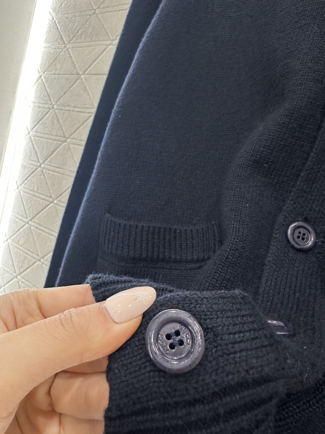 ♥Gucc*♥2026新品上架 贺岁徽标钩花针织开衫新年贺岁系列#定制YB羊绒羊毛纱线织造，穿搭舒适，质