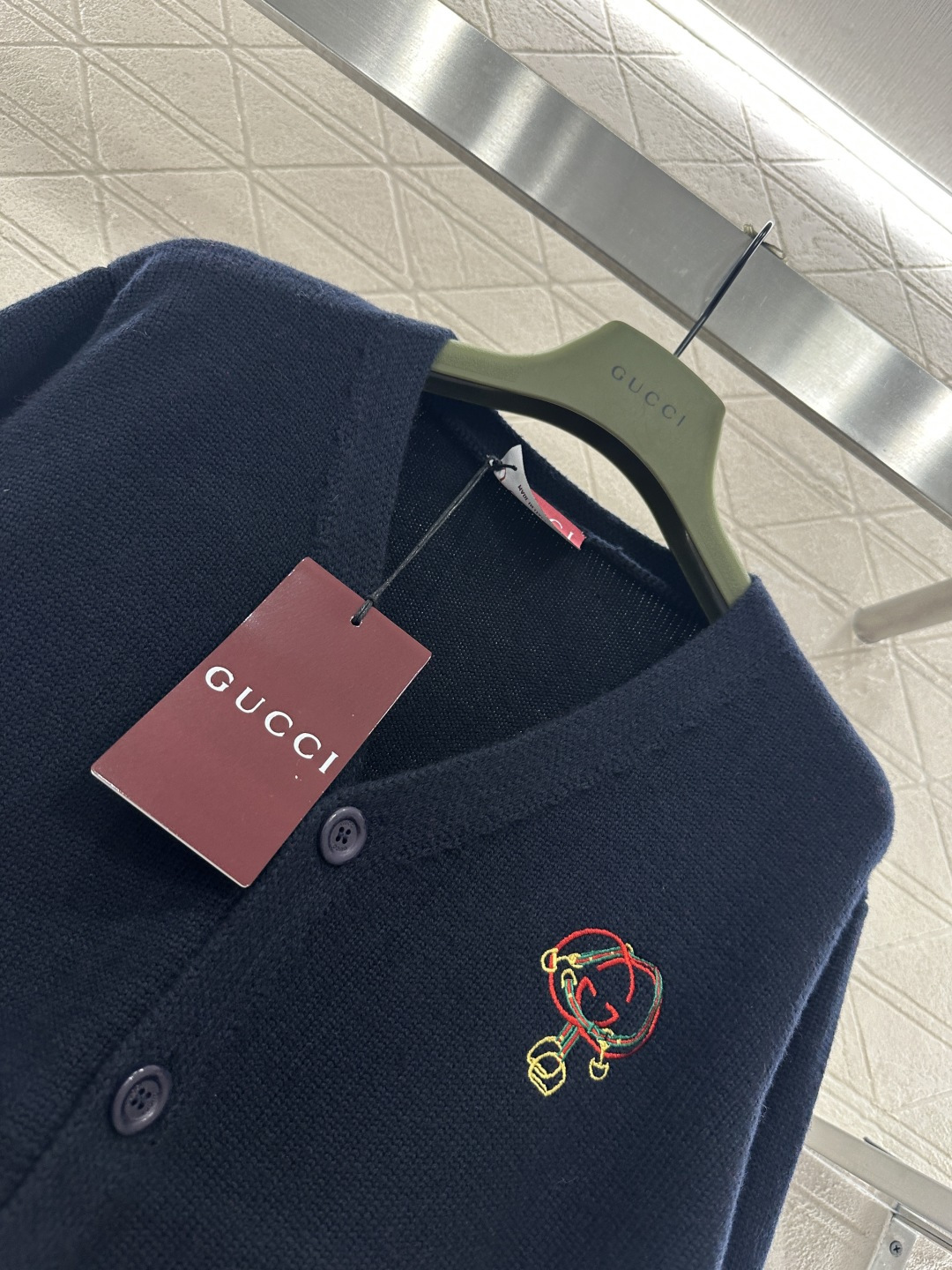 ♥Gucc*♥2026新品上架 贺岁徽标钩花针织开衫新年贺岁系列#定制YB羊绒羊毛纱线织造，穿搭舒适，质