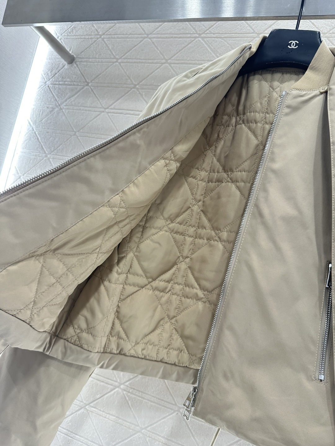 ♥Dio*♥2025新品上架 围脖立领棉服外套定制YB进口材质，内里衔棉填充，藤格纹处理，保暖性能更佳，