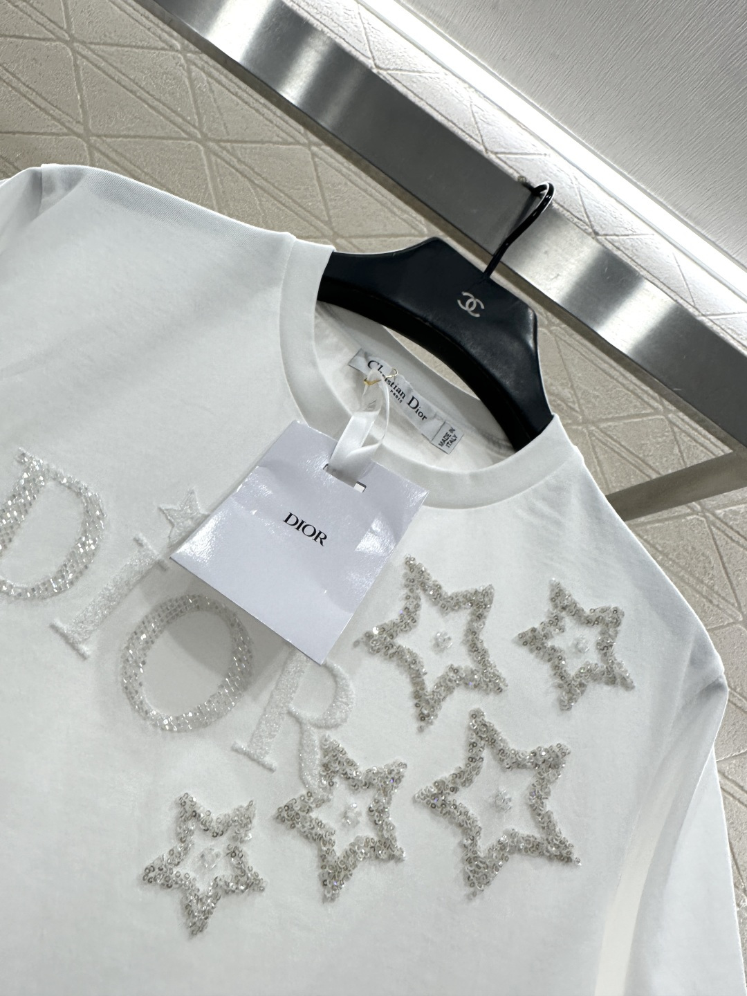 ♥Dio*♥2026新品上架 圆领钉珠亮片徽标𝑇𝑒𝑒定制YB丝光全棉材质，质感细腻，舒适透气，常规短袖裁