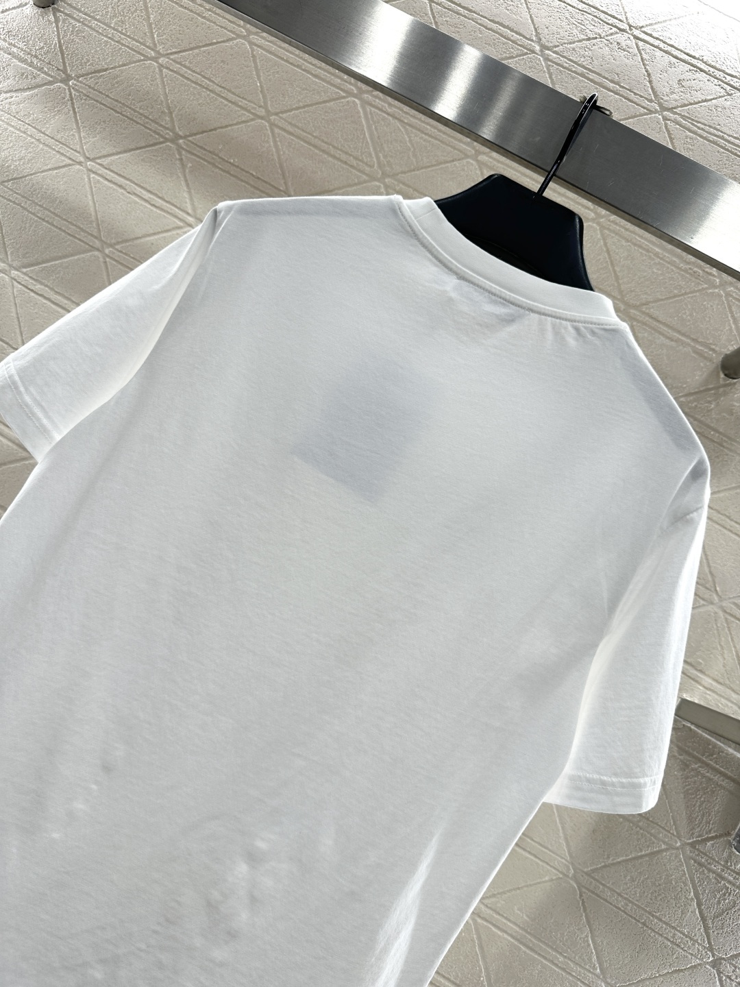 ♥Dio*♥2026新品上架 圆领钉珠亮片徽标𝑇𝑒𝑒定制YB丝光全棉材质，质感细腻，舒适透气，常规短袖裁