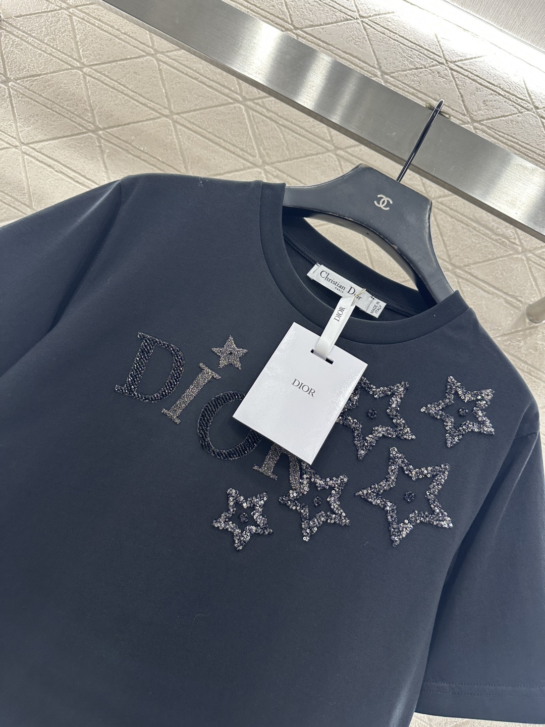 ♥Dio*♥2026新品上架 圆领钉珠亮片徽标𝑇𝑒𝑒定制YB丝光全棉材质，质感细腻，舒适透气，常规短袖裁