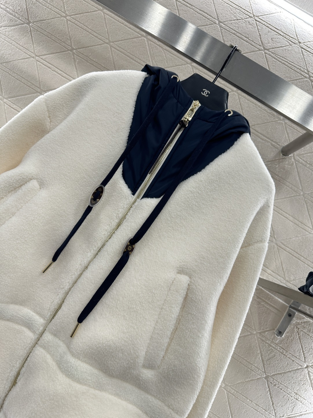 ♥Louis vuitto*♥2025新品上架 连帽拼色泰迪外套定制YB泰迪羊羔毛材质，成衣质感品相绝佳