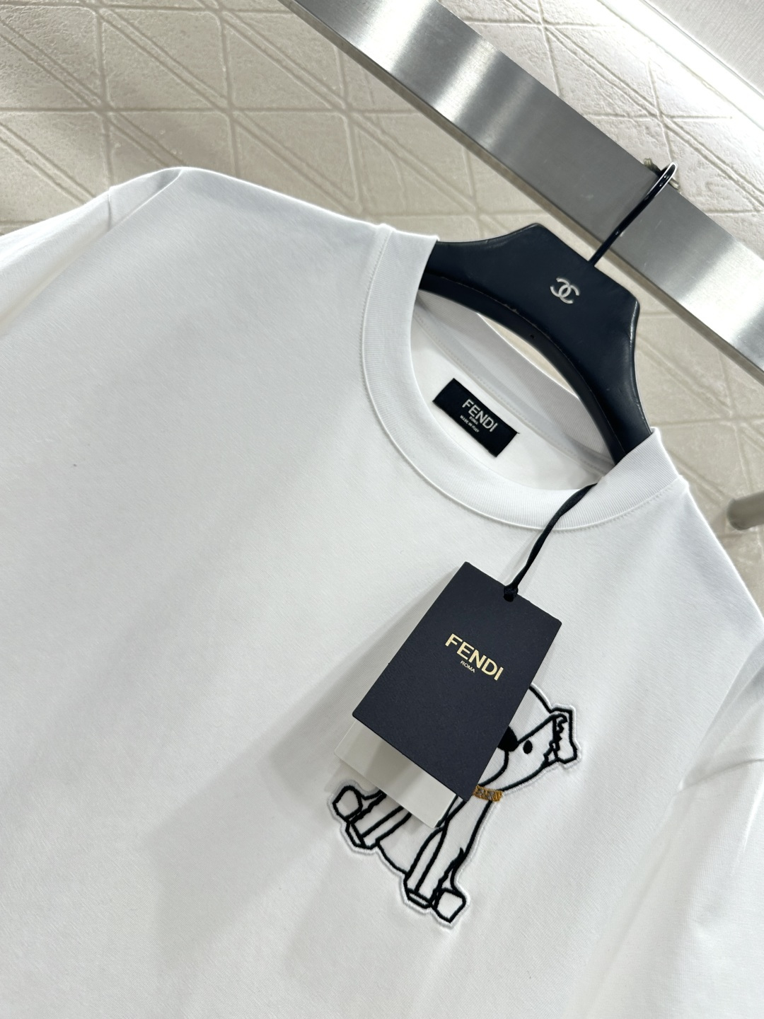 ♥Fend*♥2026新品上架 圆领刺绣小狗徽标𝑇𝑒𝑒定制YB原生全棉材质，质感细腻，舒适透气，宽松短袖