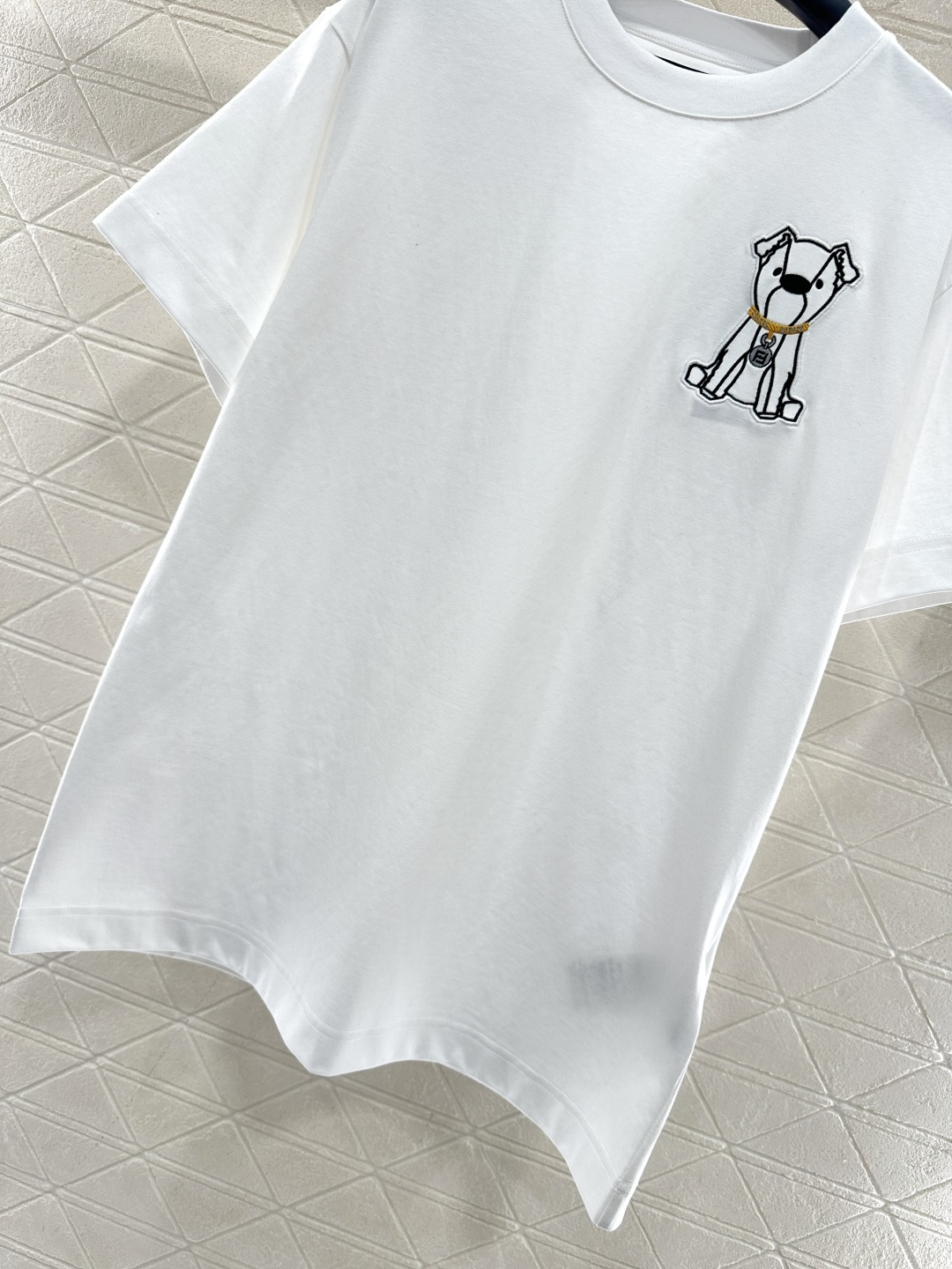 ♥Fend*♥2026新品上架 圆领刺绣小狗徽标𝑇𝑒𝑒定制YB原生全棉材质，质感细腻，舒适透气，宽松短袖