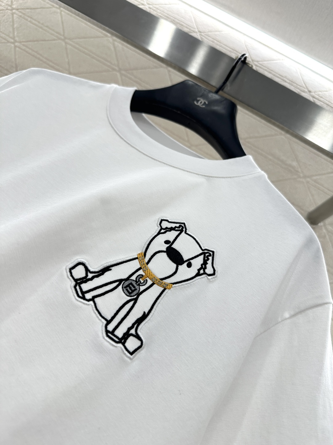 ♥Fend*♥2026新品上架 圆领刺绣小狗徽标𝑇𝑒𝑒定制YB原生全棉材质，质感细腻，舒适透气，宽松短袖