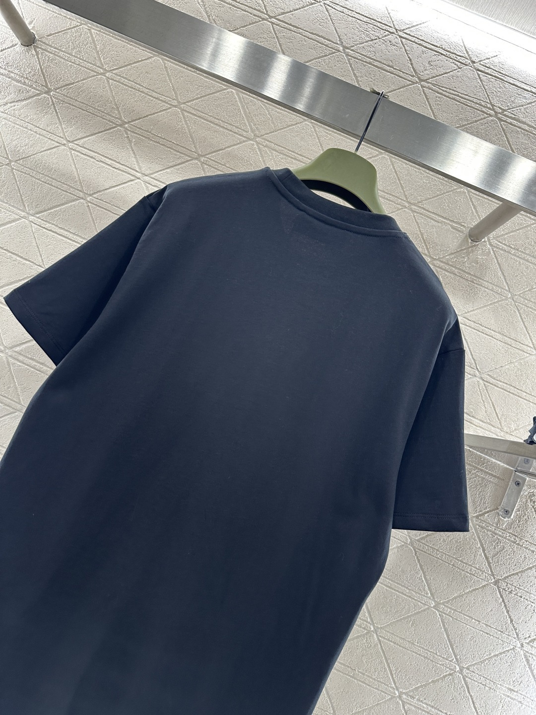 ♥Gucc*♥2026新品上架 订珠刺绣印花小猫𝑇𝑒𝑒定制YB原生全棉材质，质感细腻，舒适透气，宽松短袖