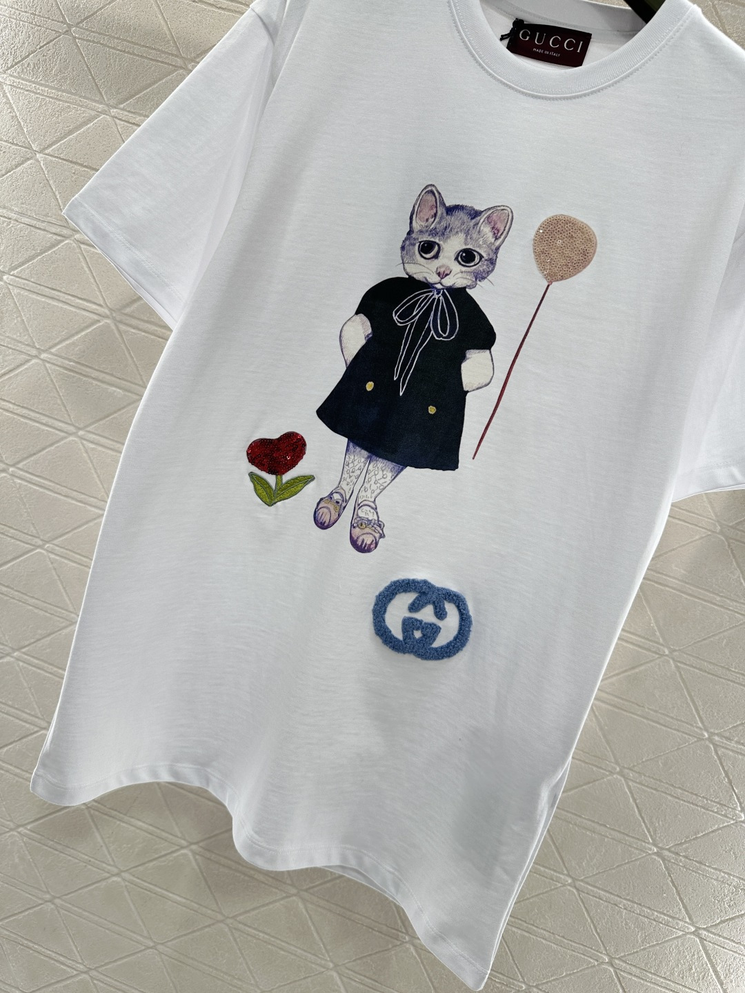 ♥Gucc*♥2026新品上架 订珠刺绣印花小猫𝑇𝑒𝑒定制YB原生全棉材质，质感细腻，舒适透气，宽松短袖