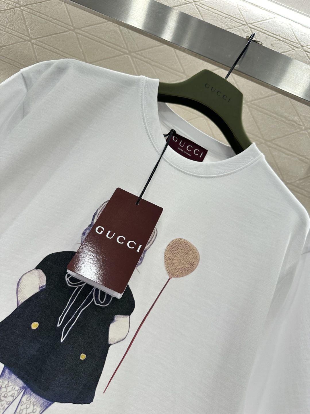 ♥Gucc*♥2026新品上架 订珠刺绣印花小猫𝑇𝑒𝑒定制YB原生全棉材质，质感细腻，舒适透气，宽松短袖