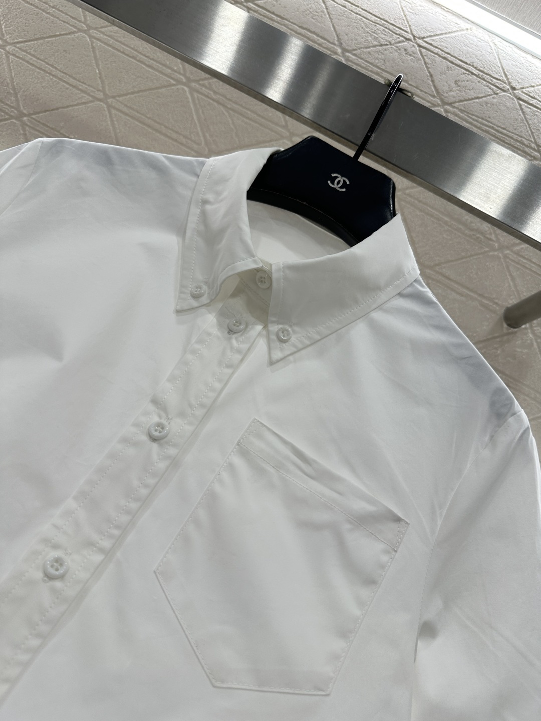 ♥Prad*♥2026新品上架 翻领短袖衬衫定制YB斜纹全棉材质，质感细腻，穿搭舒适，短袖衬衫版型，上衣