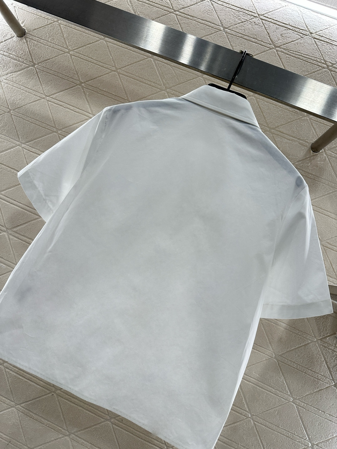 ♥Prad*♥2026新品上架 翻领短袖衬衫定制YB斜纹全棉材质，质感细腻，穿搭舒适，短袖衬衫版型，上衣