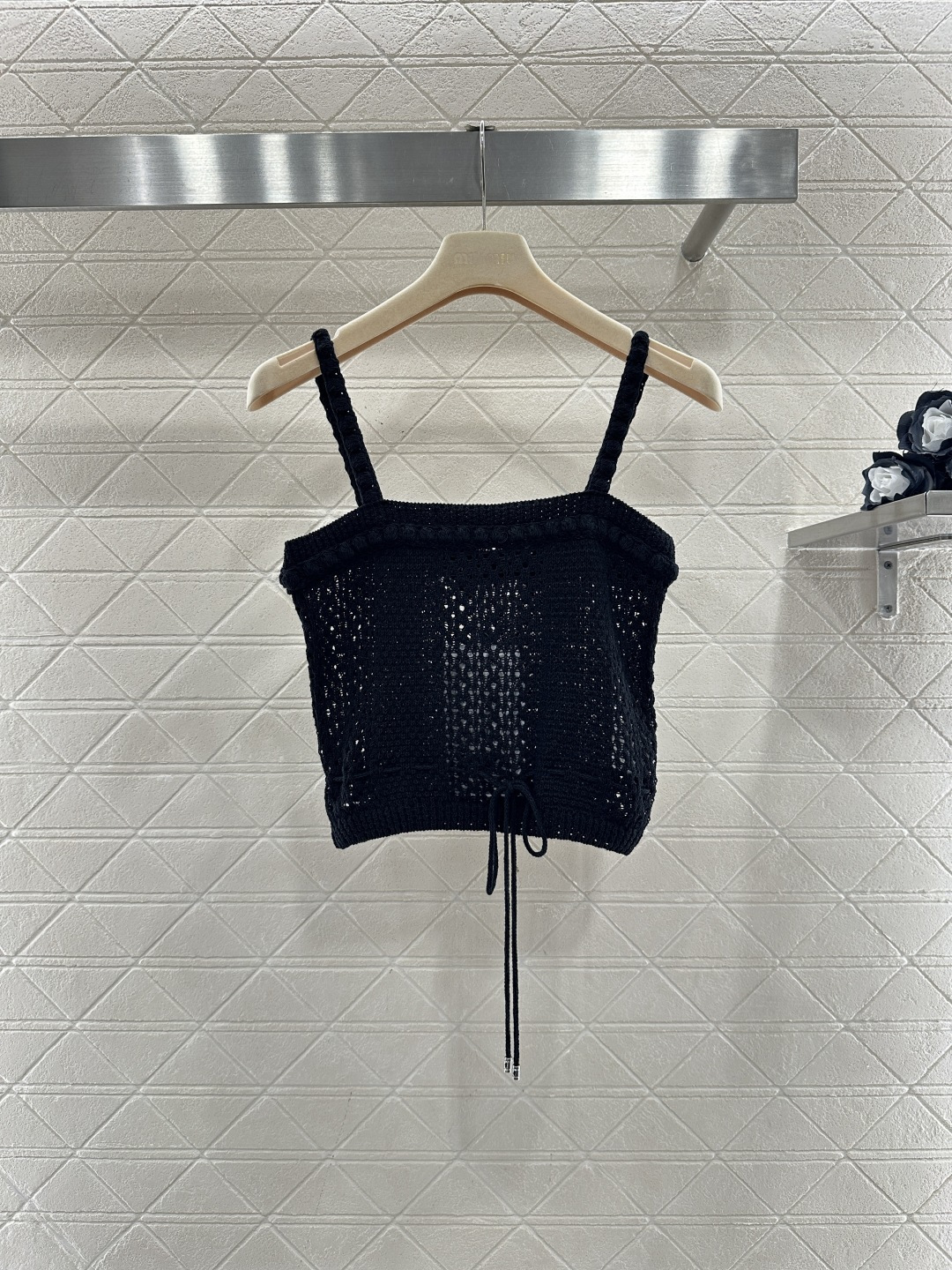 ♥Chane*♥2026新品上架 镂空抽绳针织吊带背心定制YB棉毛纱线织造，质感舒适，柔软弹力，平口领立