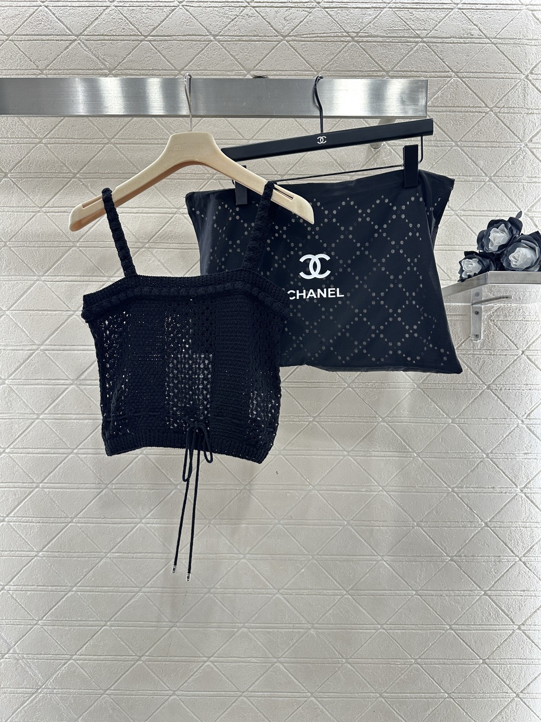 ♥Chane*♥2026新品上架 镂空抽绳针织吊带背心定制YB棉毛纱线织造，质感舒适，柔软弹力，平口领立