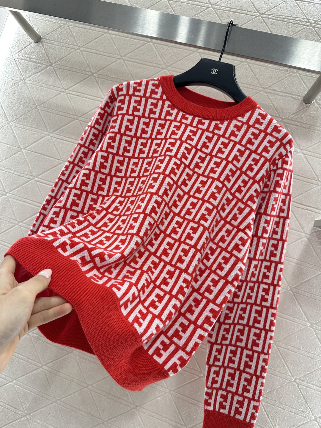 ♥Fend*♥2026新品上架 提花圆领套头毛衣定制YB羊毛针织材质，质感高级，舒适柔软，圆领长袖毛衣，