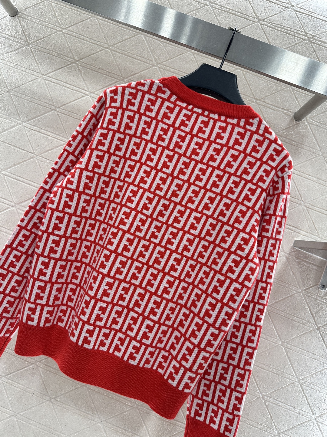 ♥Fend*♥2026新品上架 提花圆领套头毛衣定制YB羊毛针织材质，质感高级，舒适柔软，圆领长袖毛衣，