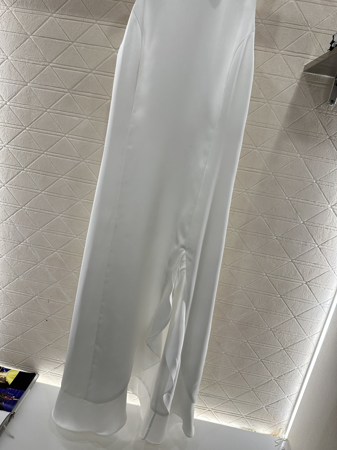 ♥Chane*♥2026新品上架 开衩挂脖长款连衣裙定制YB进口丝绸材质，质地轻薄舒适，飘逸轻盈，挖肩挂